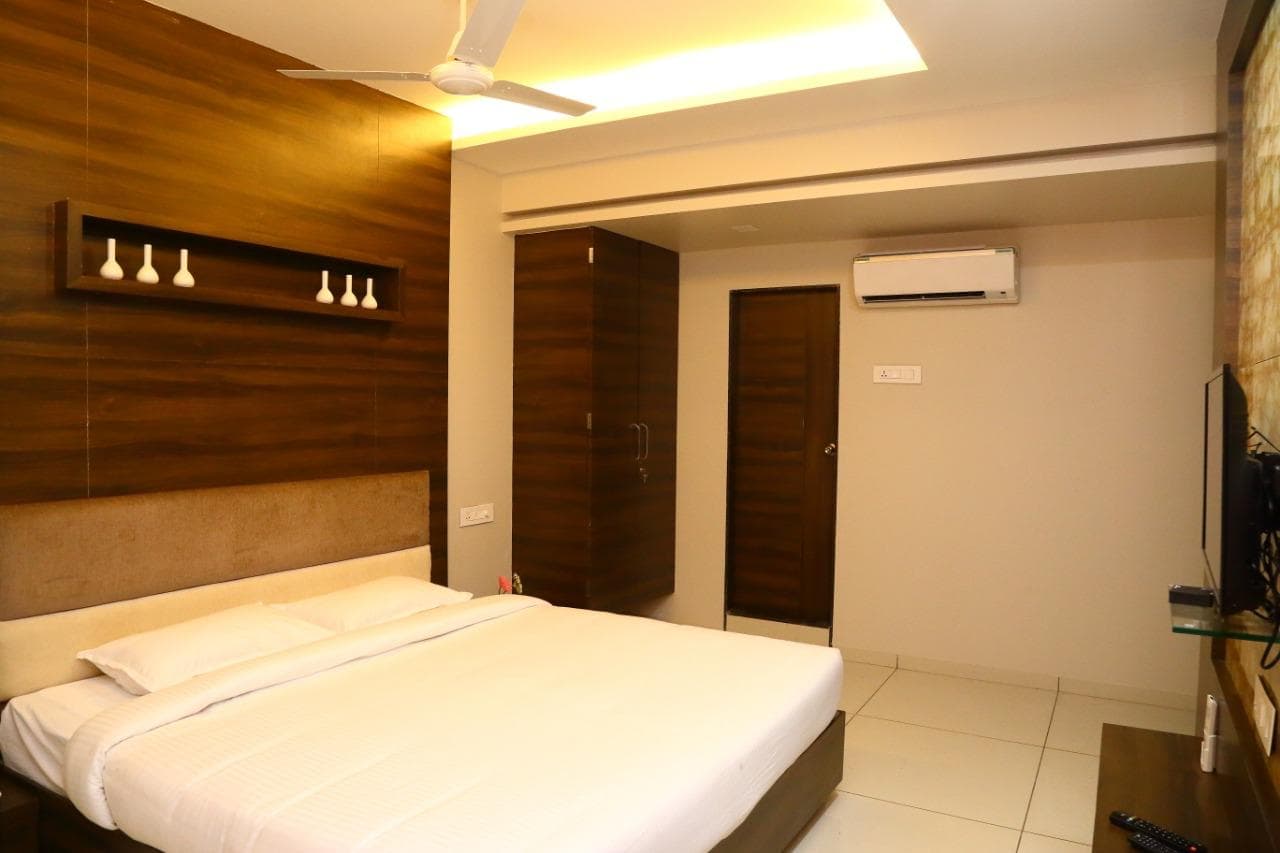 Lodging & Rooms